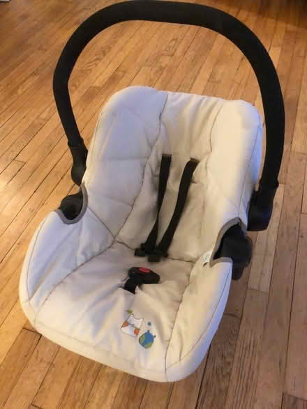 Photo of free Car seat carry cot for baby to toddler (Rottingdean BN2) #2