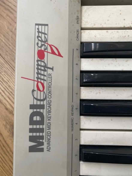 Photo of free MIDI piano keyboard (Chaulden HP3) #2