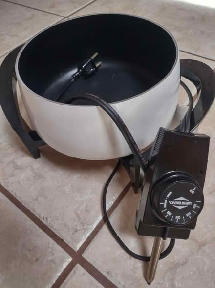 Photo of free Fondue pot (Alb, Tramway/Central) #1