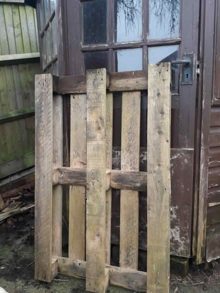 Photo of free Wooden Pallet (Purley CR8) #1