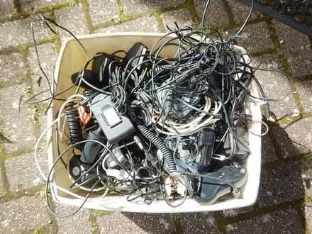 Photo of free Electric cables and leads (Purley SM6) #1