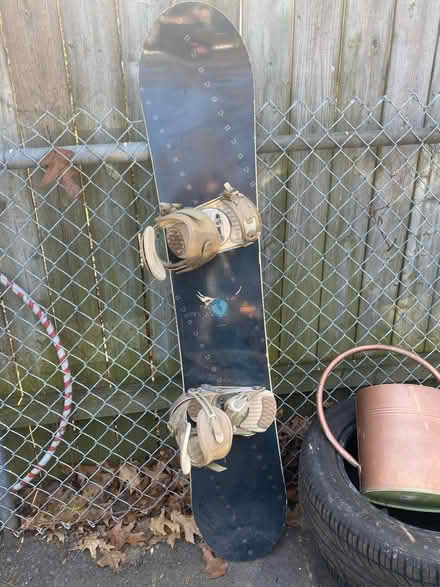 Photo of free Snowboard (Etobicoke South (Mimico)) #1