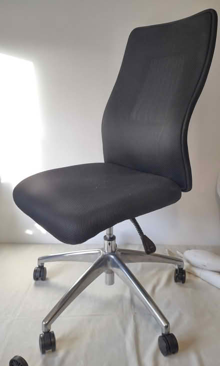 Photo of free Office chair (Hillbourne BH17) #1