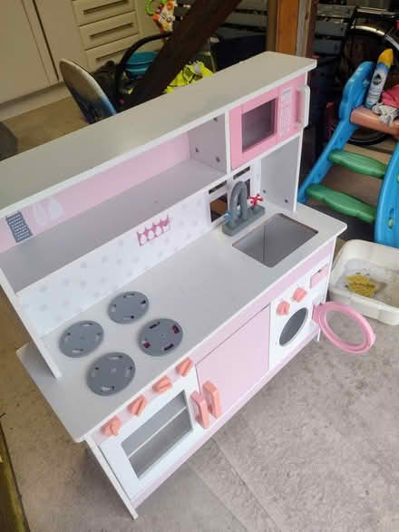 Photo of free Child's wooden play kitchen (Warwick CV34 6) #3
