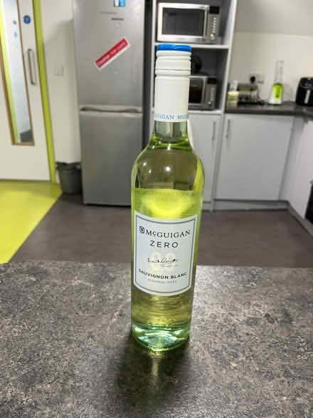 Photo of free Alcohol free white wine (CV1) #1