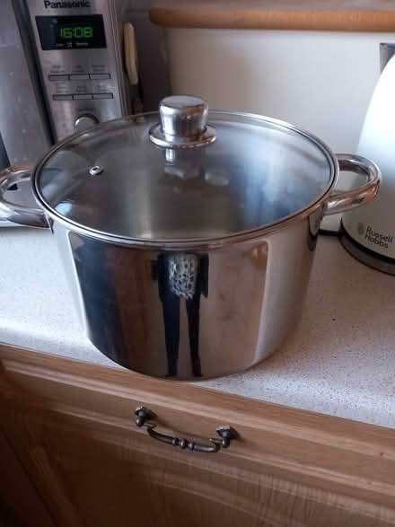 Photo of free Large cooking pot. Unused. (Kettering NN15) #1