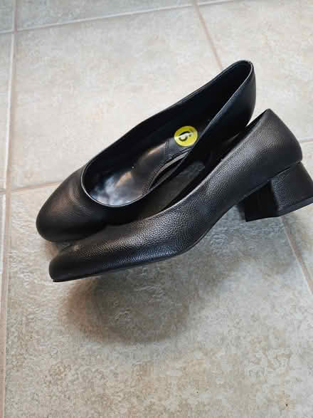 Photo of free Ladies sz 9 pumps (Norton) #1