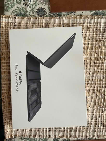 Photo of free iPad Pro 11 inch folio keyboard (Whiteley) #1
