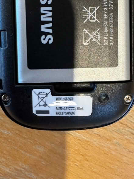 Photo of free Samsung Flip Phone GT-E1270 (Elephant & Castle SE1) #2