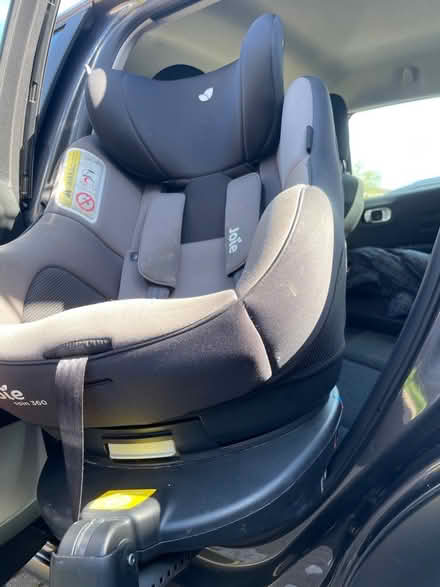 Photo of free Isofix (MK40) #1