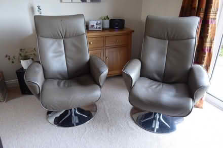 Photo of free Pair of Reclining Chairs (Johnby CA11) #3