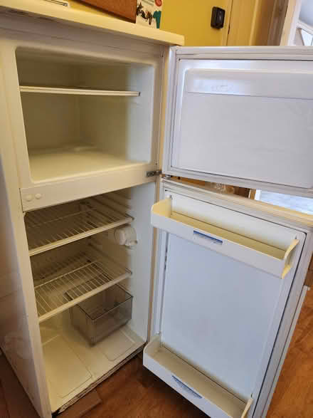 Photo of free Whirlpool medium fridge freezer (SE2) #3