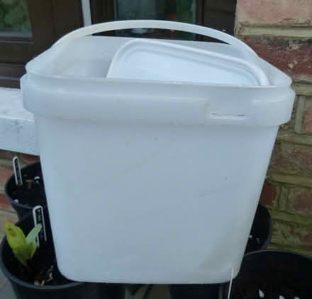 Photo of Food containers (Tufnell Park N19) #1