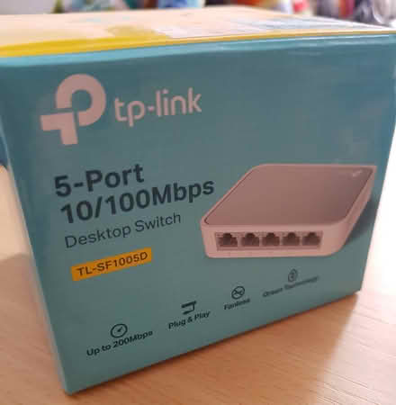 Photo of free 5 port fast Ethernet switch (St Albans AL1, Fleetville) #2