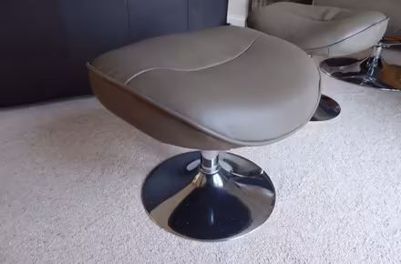 Photo of free Pair of Reclining Chairs (Johnby CA11) #2