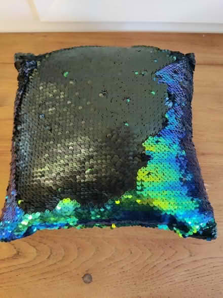 Photo of free Small cushions (BA1) #4