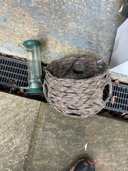 Photo of free Hanging basket and bird feed (WA16) #1
