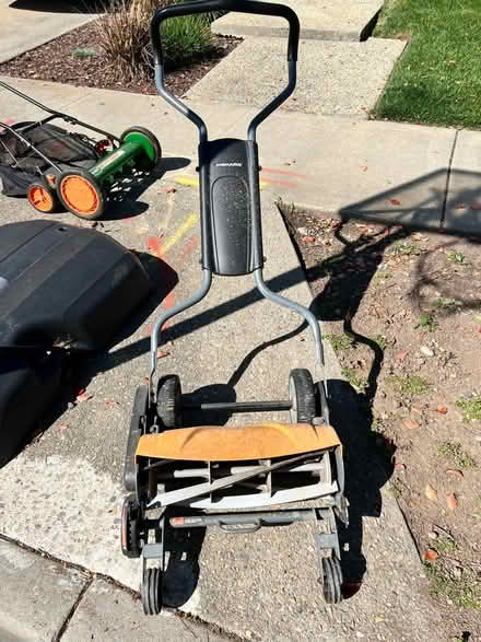 Photo of free Manual push lawn mower (West San Jose) #1