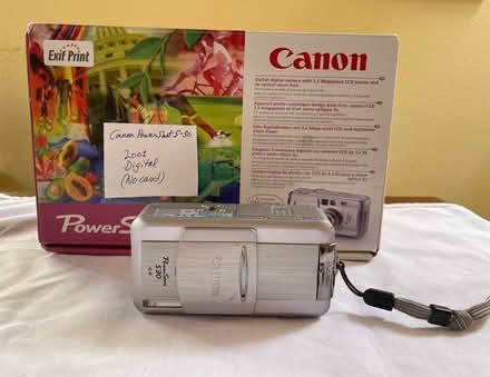 Photo of free Canon PowerShot S-30 digital (Downtown Palo Alto) #1