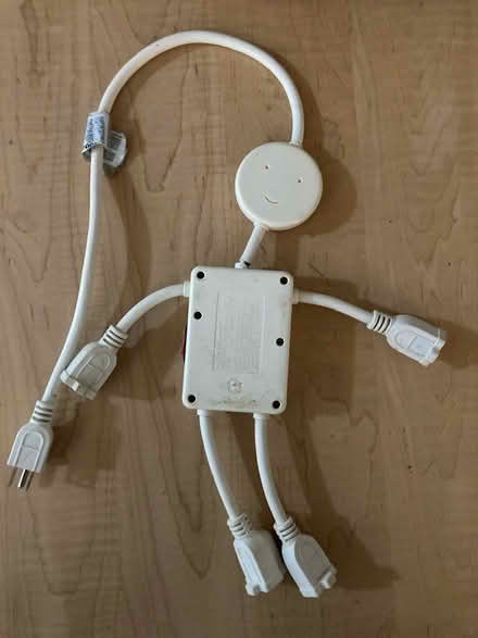 Photo of free Multi-outlet (Falls Church, VA) #1