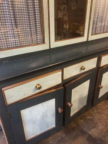 Photo of free dresser used and painted (Mosedale CA11) #4
