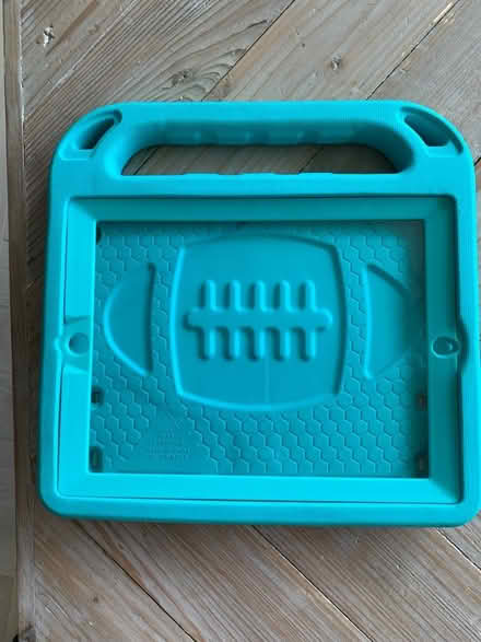 Photo of free Ipad case for old version 2, 3 or 4 (Hackney E8) #3