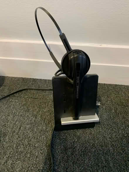Photo of free Multiple handsets and headsets (SK9) #3