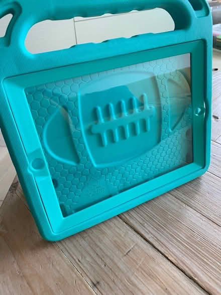 Photo of free Ipad case for old version 2, 3 or 4 (Hackney E8) #1