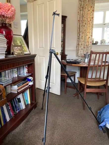 Photo of free Tripod (tunstall LA6) #1