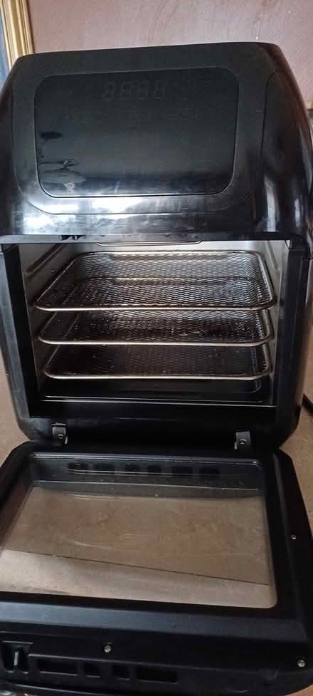 Photo of free Chefman Airfryer/Oven (Ft Eustis) #2