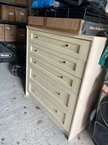 Photo of free Cream chest of drawers (Potten End HP4) #1