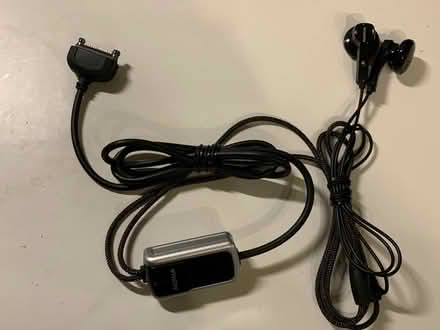 Photo of free Nokia earbuds type HS-23 for older mobile phone (Warbleton TN21) #1