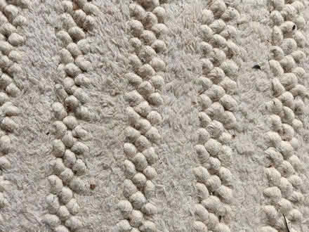 Photo of free Cream rug- needs good hoover/clean (Sydenham, SE26) #3