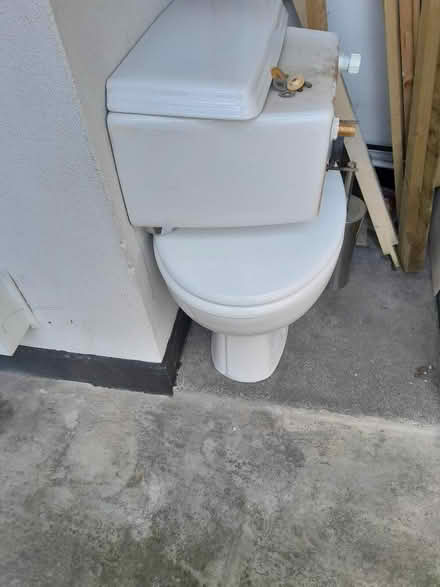 Photo of free WC Cistern Tank Unit (W7) #1