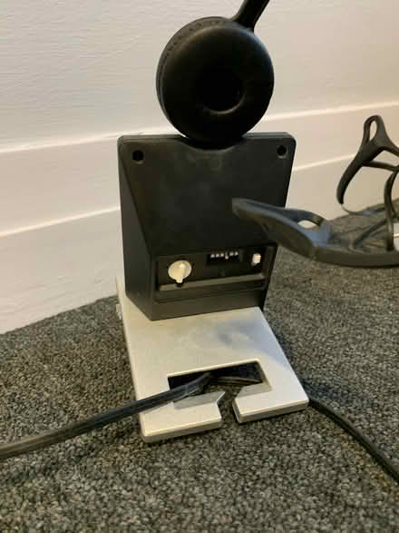Photo of free Multiple handsets and headsets (SK9) #2