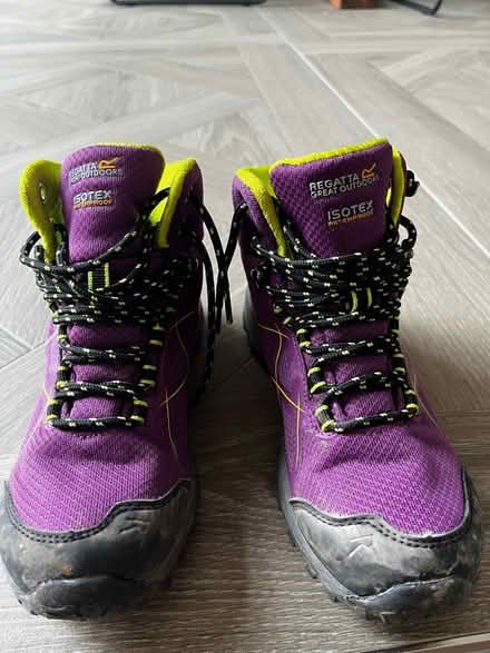 Photo of free Children’s walking boots Regatta (Ealing W5) #3