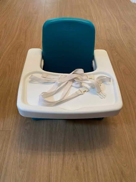 Photo of free childrens portable high chair seat with tray (Beaconsfield HP9) #2