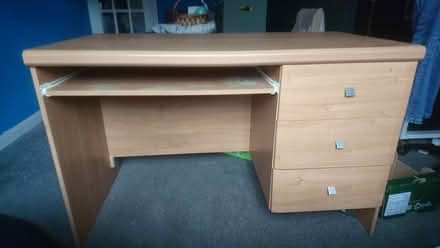 Photo of free Office desk (S4 Sheffield) #1