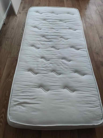 Photo of free single mattress medium firm good quality (Horsell GU21) #1
