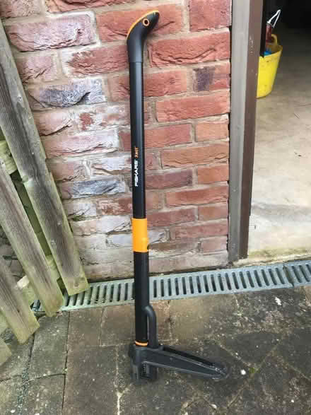 Photo of free Gardening - Fiskars Weed Puller (Ruyton-XI-Towns SY4) #1