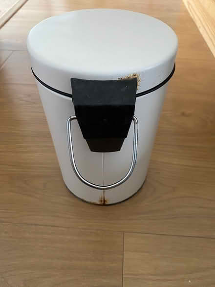 Photo of free Small pedal bin (S7 Nether Edge) #2