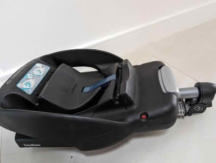 Photo of free Maxi Cosi isofix base and seat (HA7 Stanmore) #3