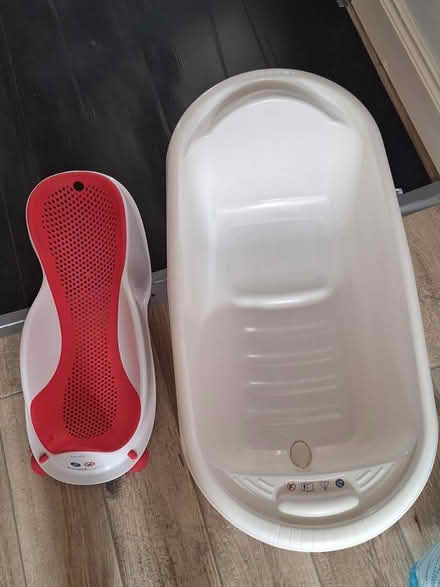Photo of free Baby bath and bath seat (Walkinstown) #1