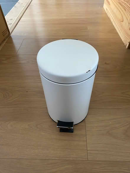 Photo of free Small pedal bin (S7 Nether Edge) #1