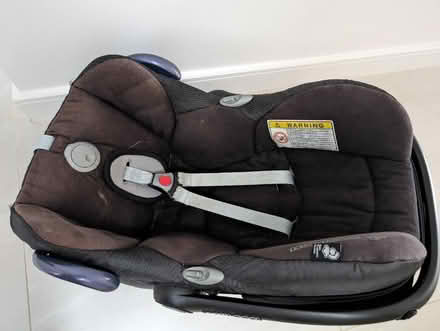Photo of free Maxi Cosi isofix base and seat (HA7 Stanmore) #2