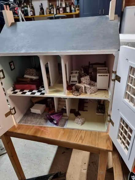 Photo of free Wooden Dolls House (Freeland, Oxfordshire) #2