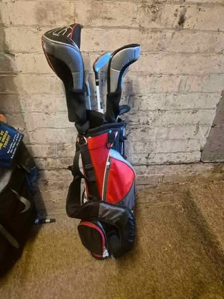 Photo of free Kids golf bag and clubs (Stainton CA11) #1