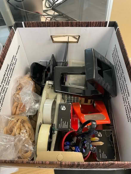 Photo of free stationery supplies for school (SE1) #1