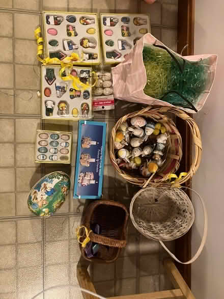 Photo of free Easter or Springtime decorations (Clover Hill) #2