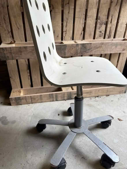 Photo of free Desk chair (South Croydon CR2) #1
